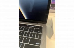 MacBook Pro 2022 M2 + 2024 USB-C Apple Magic Mouse