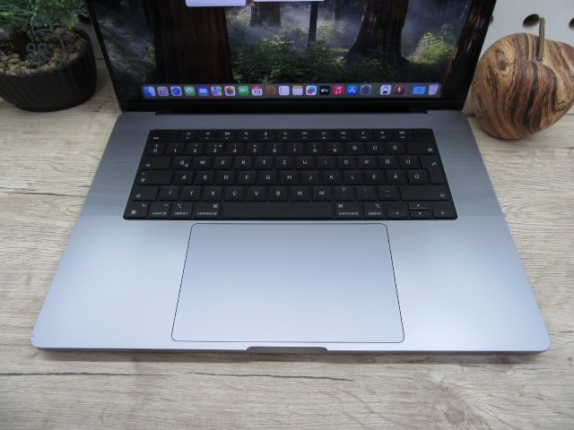 Apple Macbook 16 M1 Pro - 2021 - Használt, megkímélt állapot