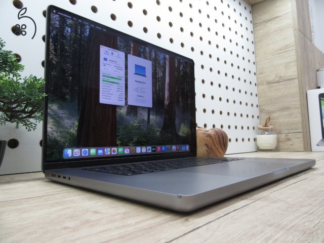Apple Macbook 16 M1 Pro - 2021 - Használt, megkímélt állapot