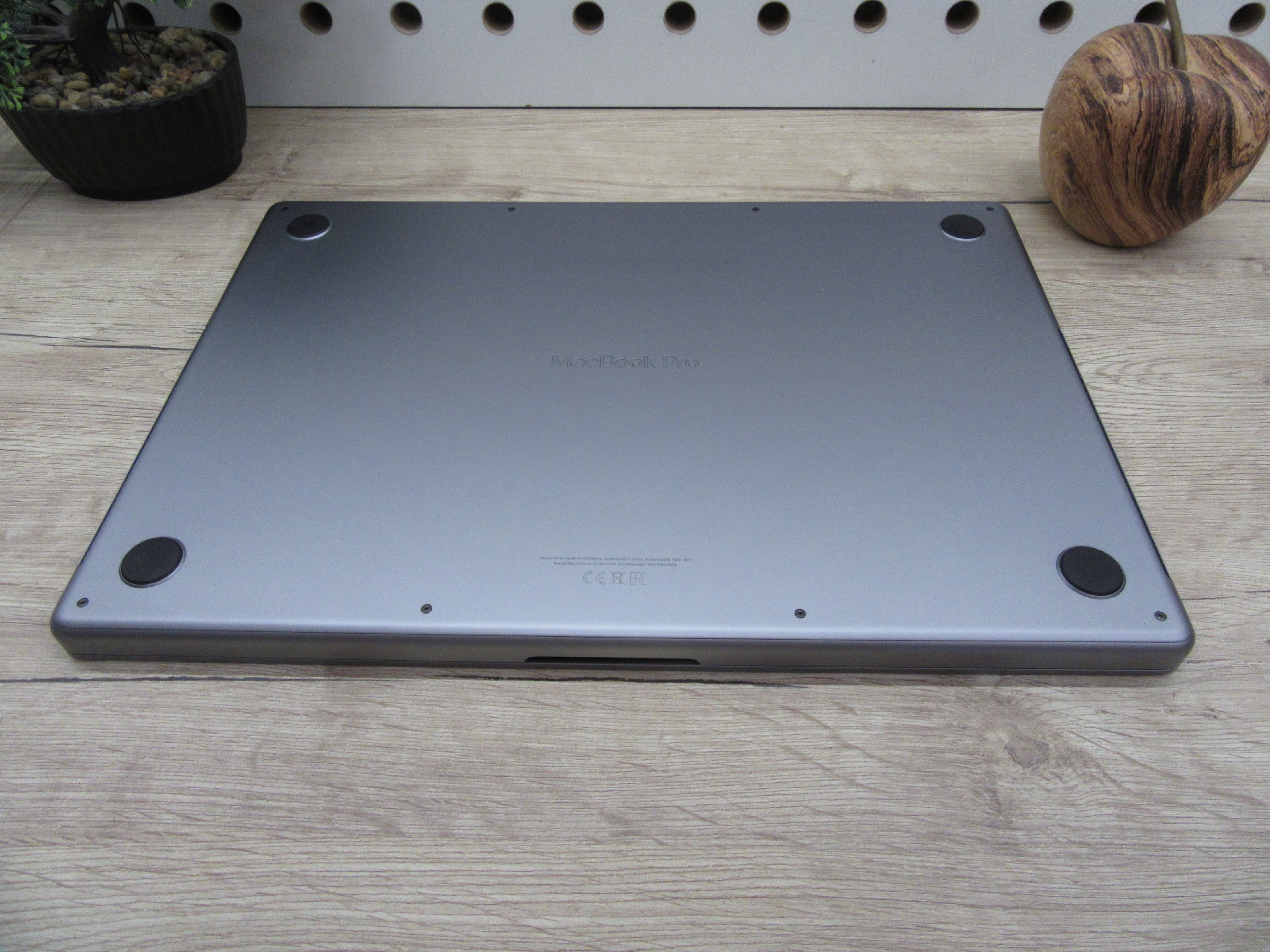 Apple Macbook 16 M1 Pro - 2021 - Használt, megkímélt állapot