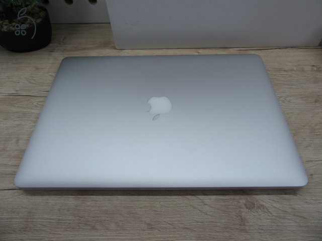 Apple Retina Macbook Pro 15 - 2013 Late - Használt, szép állapot