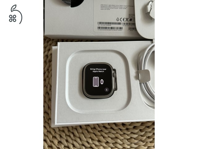 Eladó keveset használt Apple Watch Ultra 2 tartozékkal