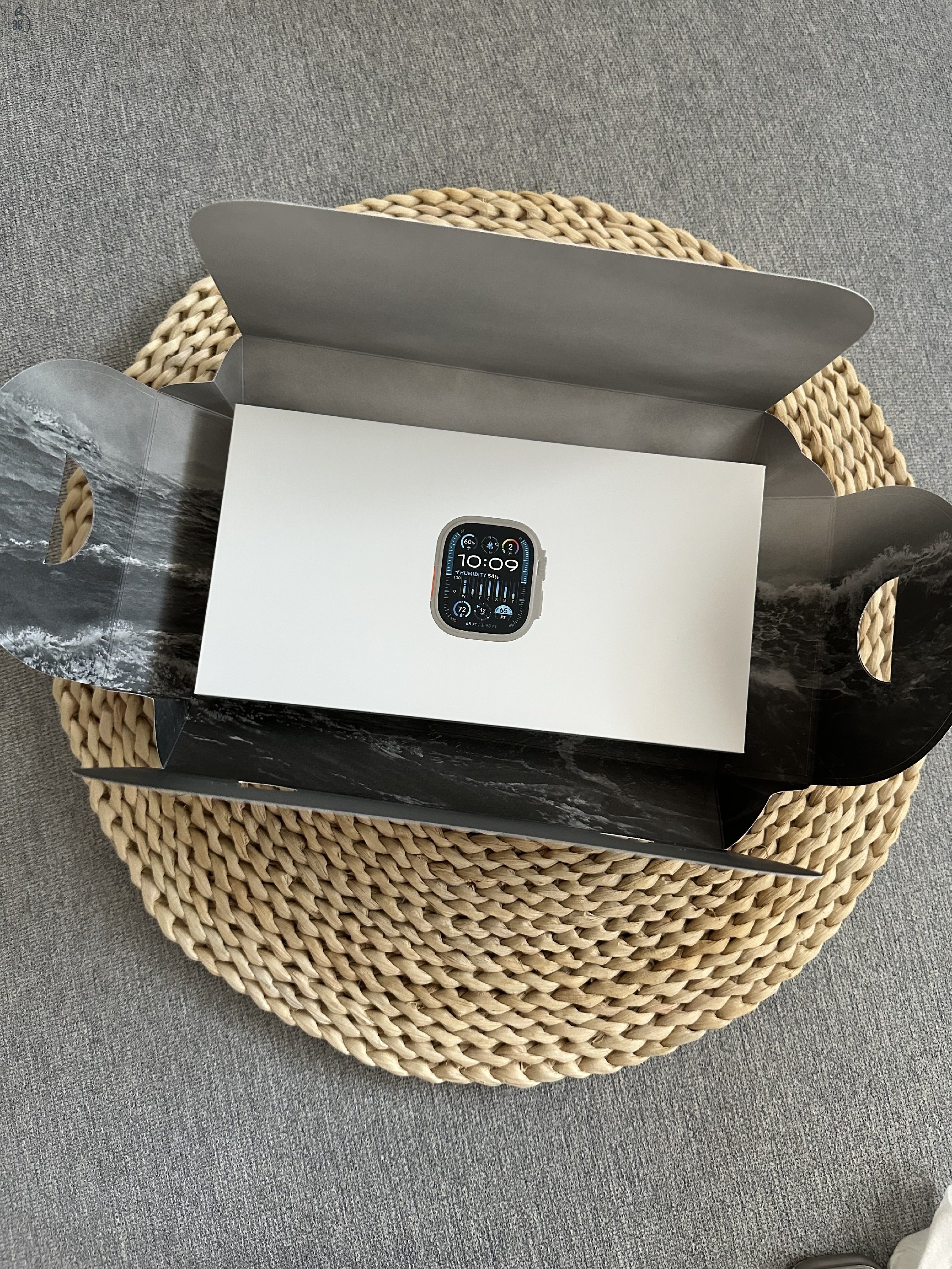 Eladó keveset használt Apple Watch Ultra 2 tartozékkal