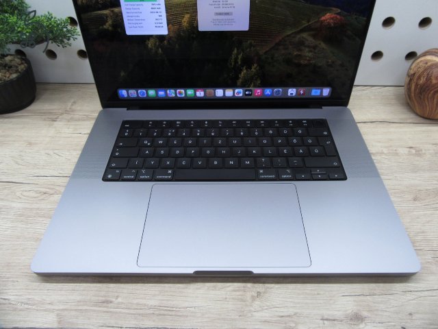Apple Macbook 16 M1 Pro - 2021 - Használt, szép állapot - 32 Gb RAM !!!