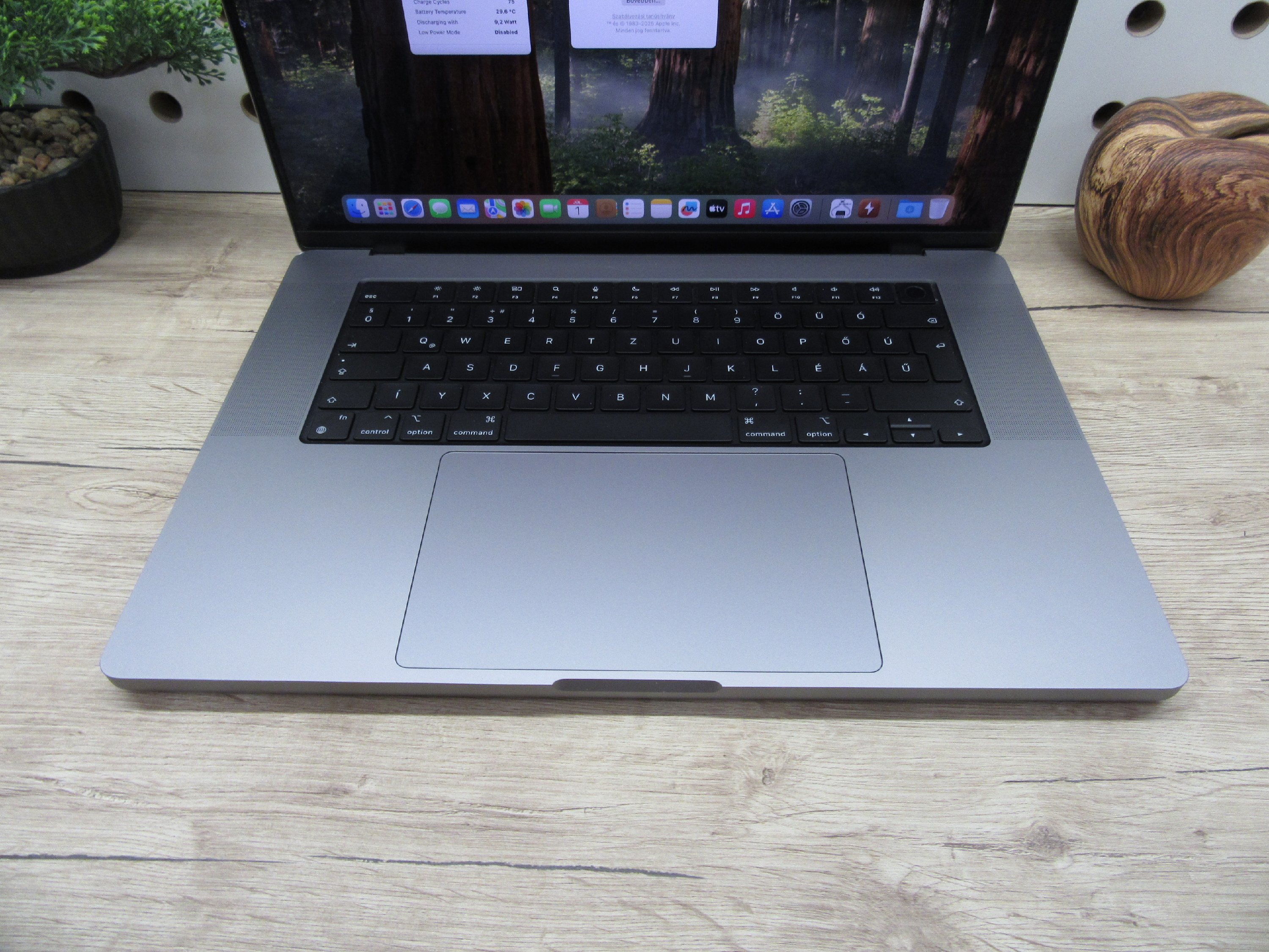  Apple Macbook 16 M1 Pro - 2021 - Használt, megkímélt állapot - 32 Gb RAM !!! 