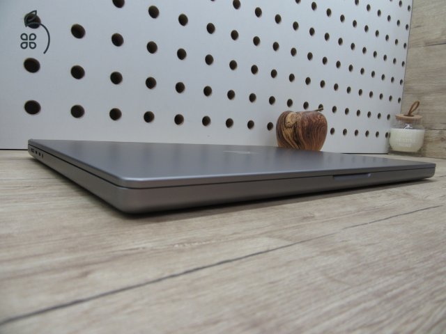  Apple Macbook 16 M1 Pro - 2021 - Használt, megkímélt állapot - 32 Gb RAM !!! 