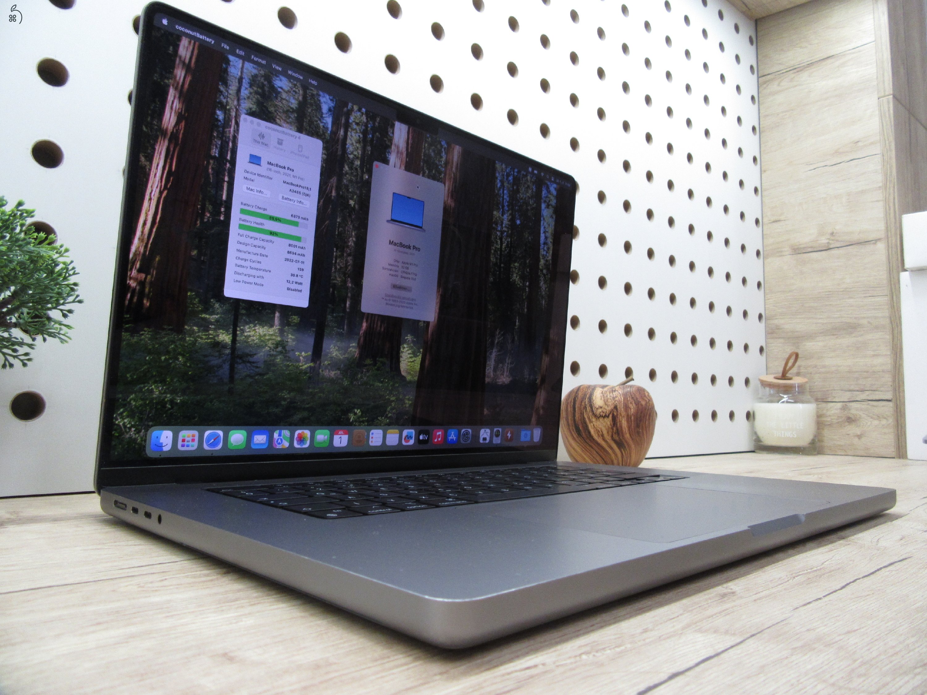  Apple Macbook 16 M1 Pro - 2021 - Használt, szép állapot - 32 Gb RAM !!! 