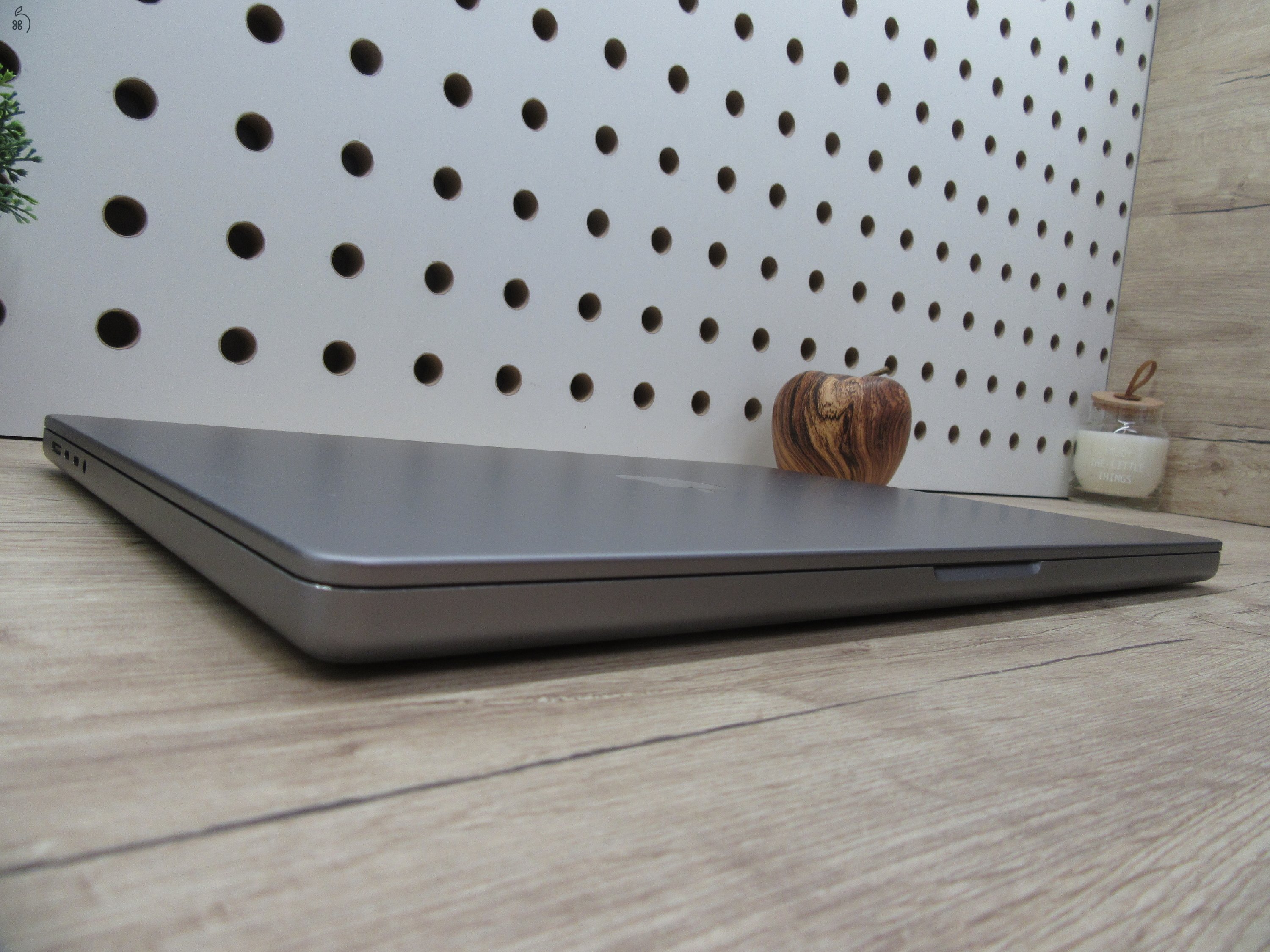  Apple Macbook 16 M1 Pro - 2021 - Használt, szép állapot - 32 Gb RAM !!! 