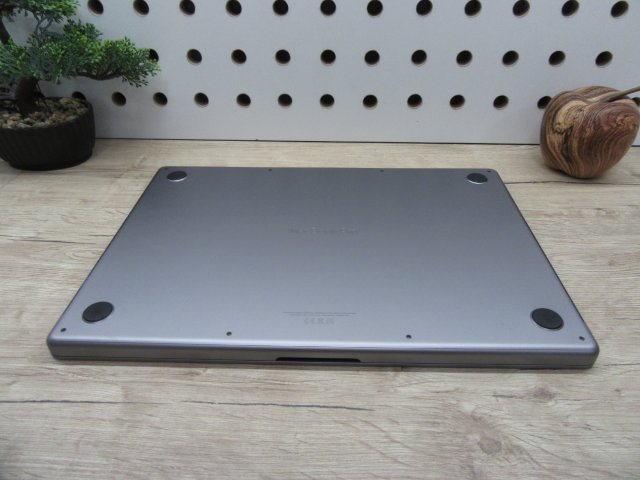  Apple Macbook 16 M1 Pro - 2021 - Használt, szép állapot - 32 Gb RAM !!! 