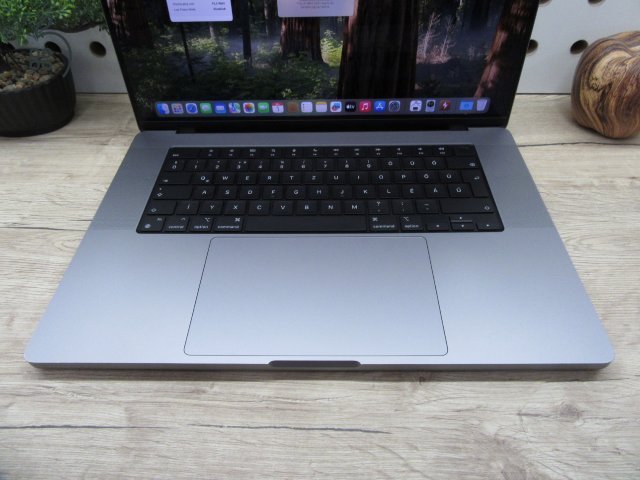  Apple Macbook 16 M1 Pro - 2021 - Használt, szép állapot - 32 Gb RAM !!! 