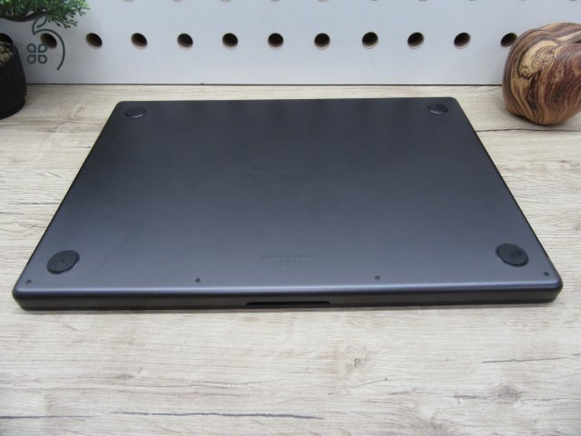 Apple Macbook 16 M3 Pro - 2023 - Használt, szép állapot - 36 Gb RAM - 500 Gb SSD!!