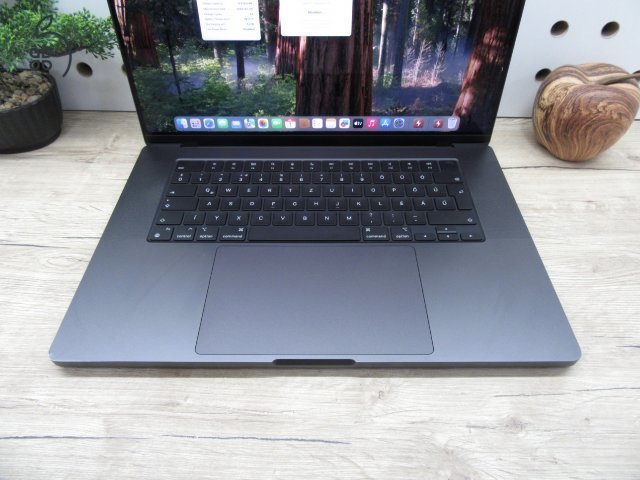 Apple Macbook 16 M3 Pro - 2023 - Használt, szép állapot - 36 Gb RAM - 500 Gb SSD!!
