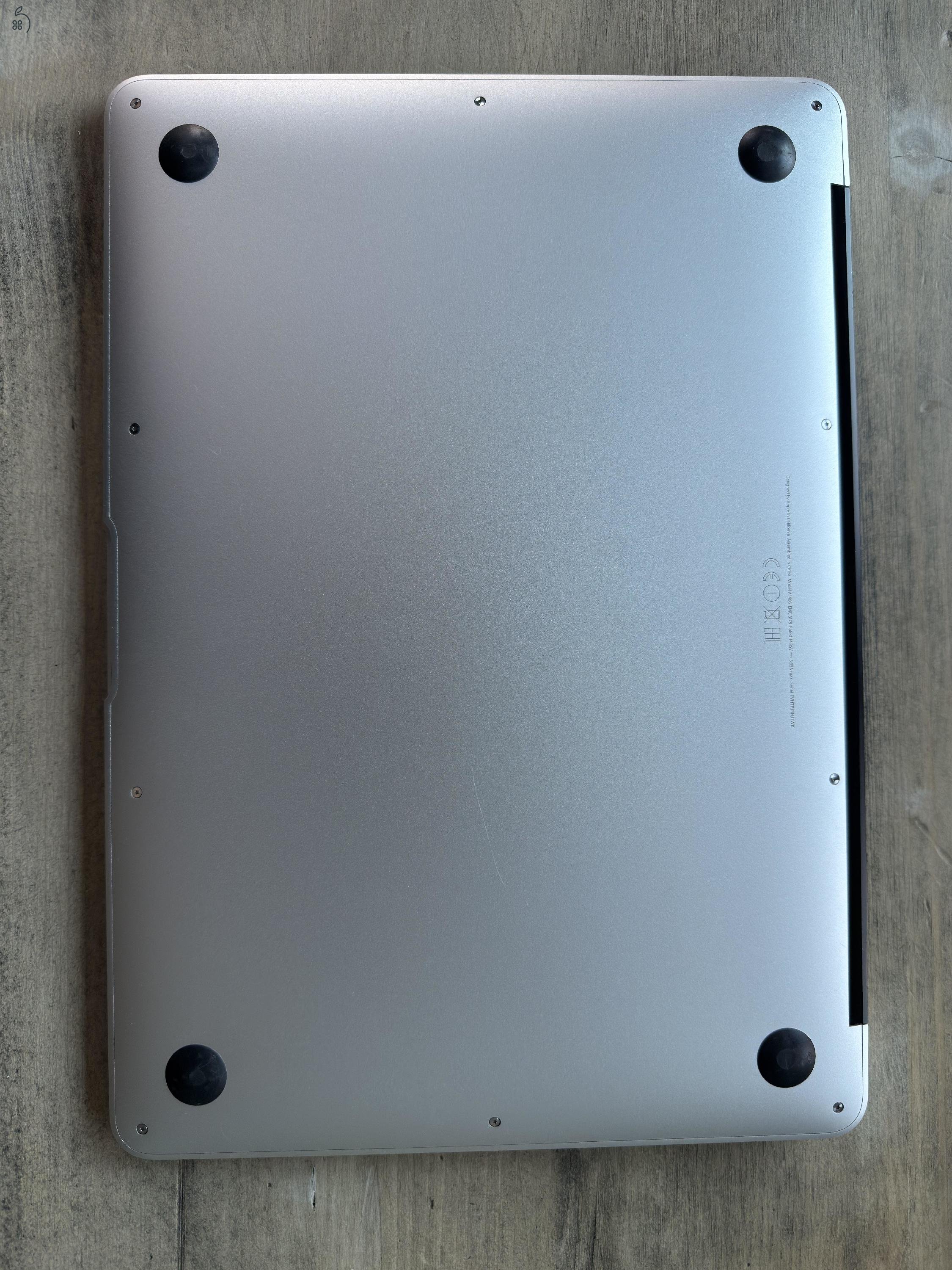 Macbook Air (13-inch, 2017)