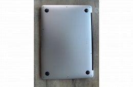 Macbook Air (13-inch, 2017)
