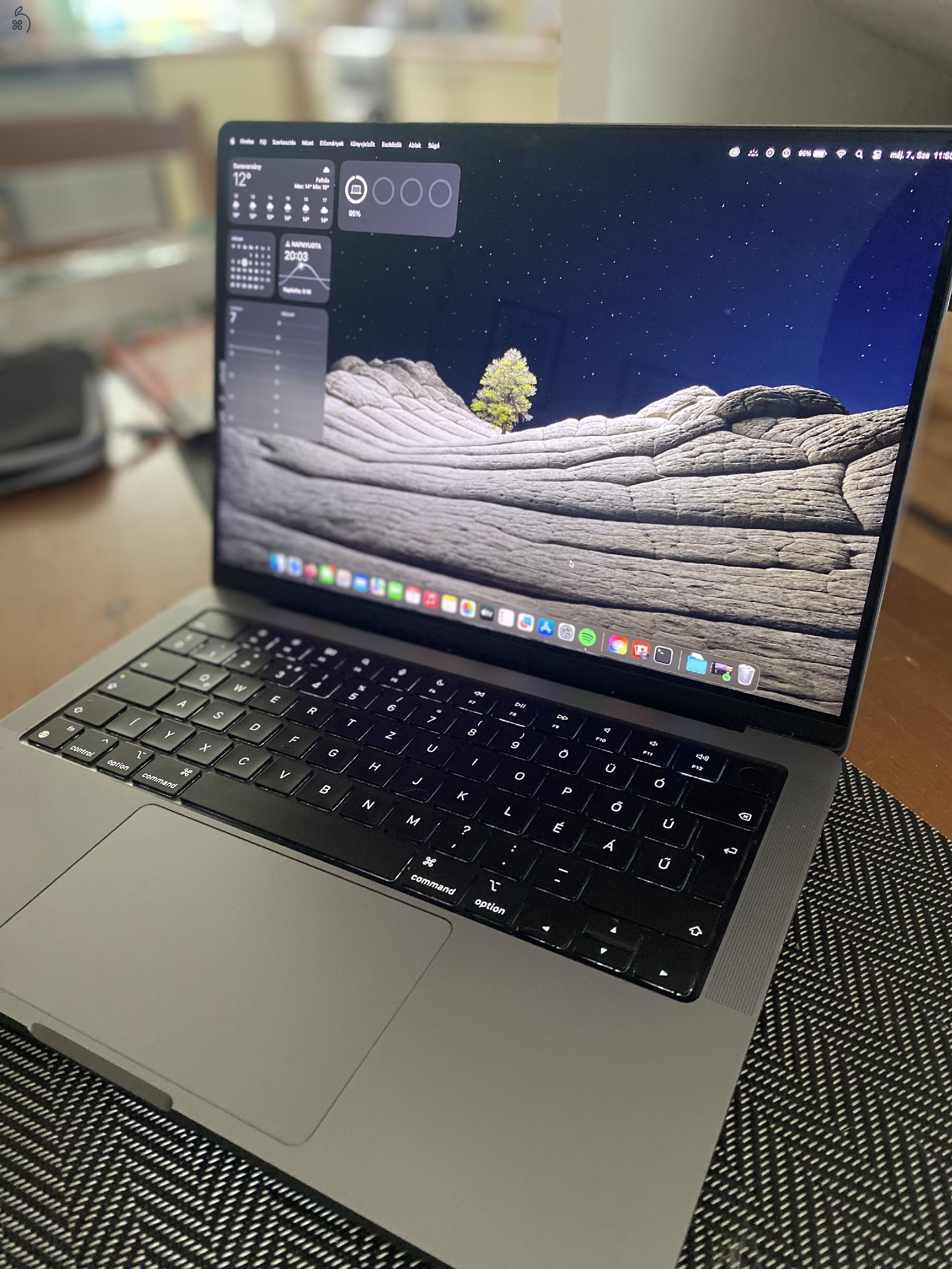 MacBook Pro 14
