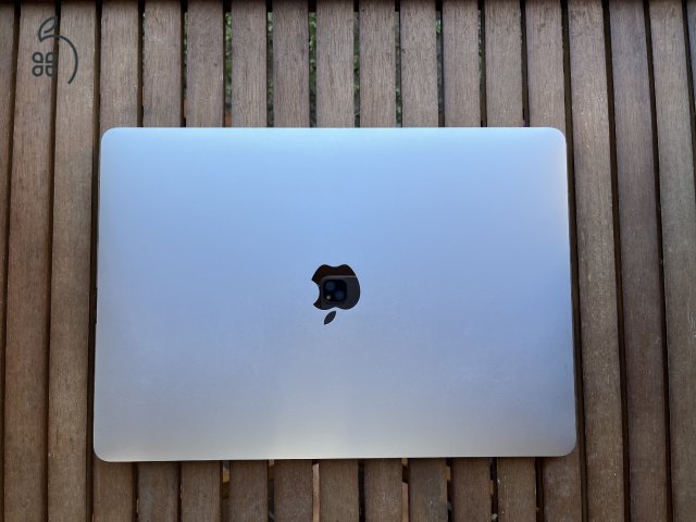 MacBook Pro 2020 i5 Touch Bar 16 Gb RAM 512 Gb SSD Quad Core CPU