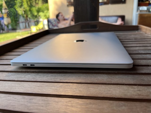MacBook Pro 2020 i5 Touch Bar 16 Gb RAM 512 Gb SSD Quad Core CPU