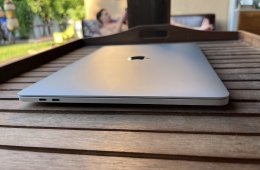 MacBook Pro 2020 i5 Touch Bar 16 Gb RAM 512 Gb SSD Quad Core CPU