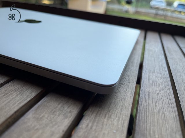 MacBook Pro 2020 i5 Touch Bar 16 Gb RAM 512 Gb SSD Quad Core CPU