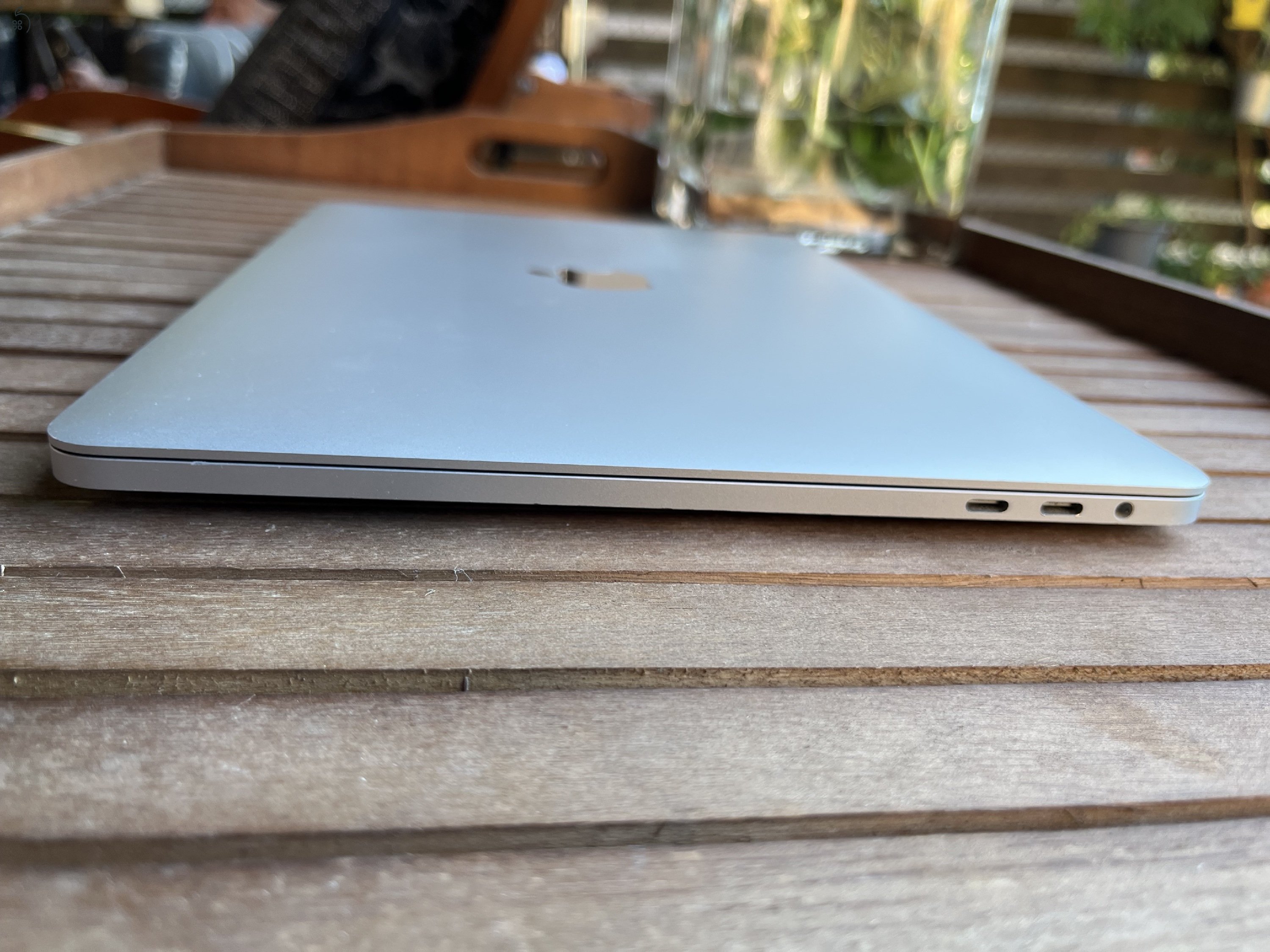 MacBook Pro 2020 i5 Touch Bar 16 Gb RAM 512 Gb SSD Quad Core CPU
