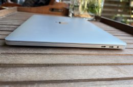 MacBook Pro 2020 i5 Touch Bar 16 Gb RAM 512 Gb SSD Quad Core CPU