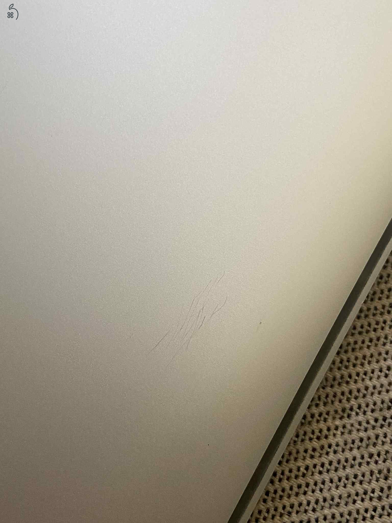 MacBook Pro 15 inch, 2018 - ezüst - KIVÁLÓ állapotban