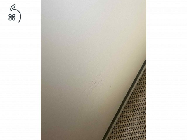 MacBook Pro 15 inch, 2018 - ezüst - KIVÁLÓ állapotban
