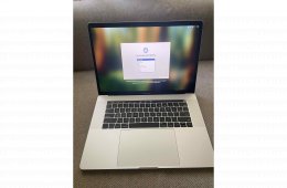 MacBook Pro 15 inch, 2018 - ezüst - KIVÁLÓ állapotban