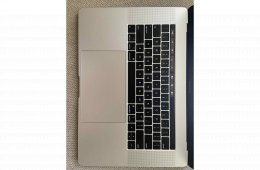 MacBook Pro 15 inch, 2018 - ezüst - KIVÁLÓ állapotban