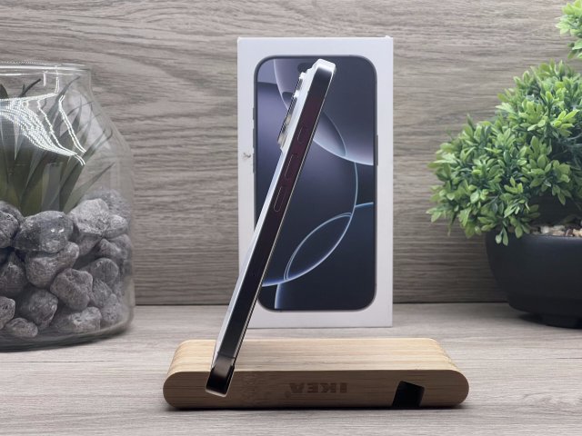 Hibátlan iPhone 16 Pro White Titanium 128GB 2 ÉV Garanciával Számlával Aksi 100%