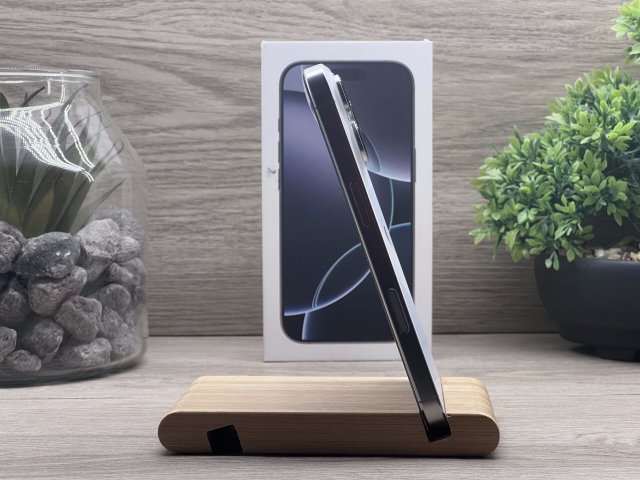 Hibátlan iPhone 16 Pro White Titanium 128GB 2 ÉV Garanciával Számlával Aksi 100%