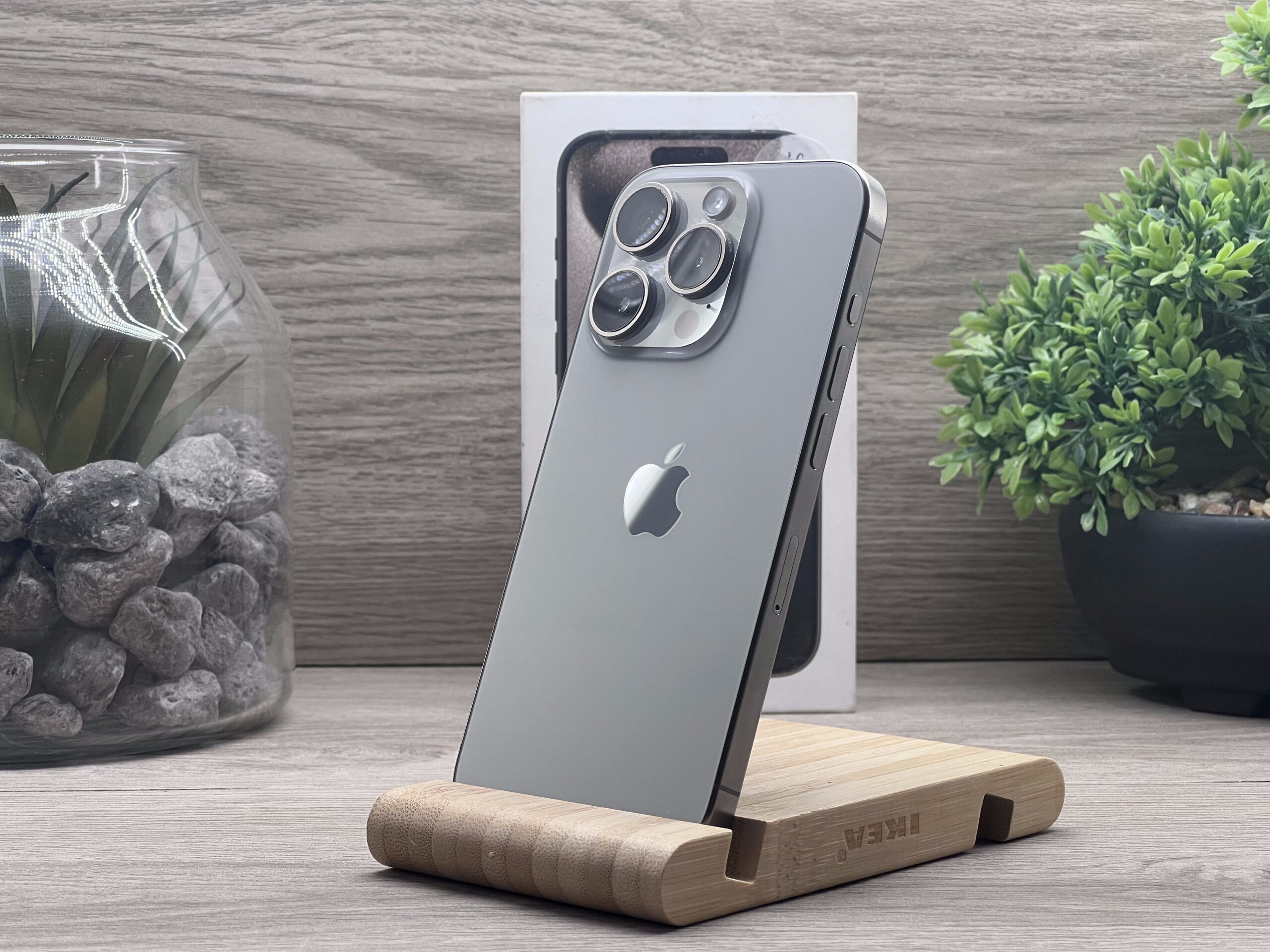 Hibátlan iPhone 15 Pro Natural Titanium 256GB 2 ÉV Garanciával Számlával