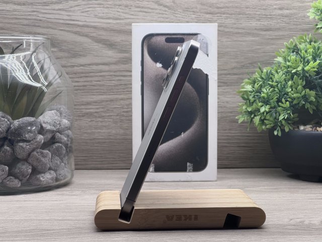 Hibátlan iPhone 15 Pro Natural Titanium 256GB 2 ÉV Garanciával Számlával