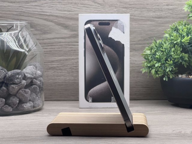 Hibátlan iPhone 15 Pro Natural Titanium 256GB 2 ÉV Garanciával Számlával