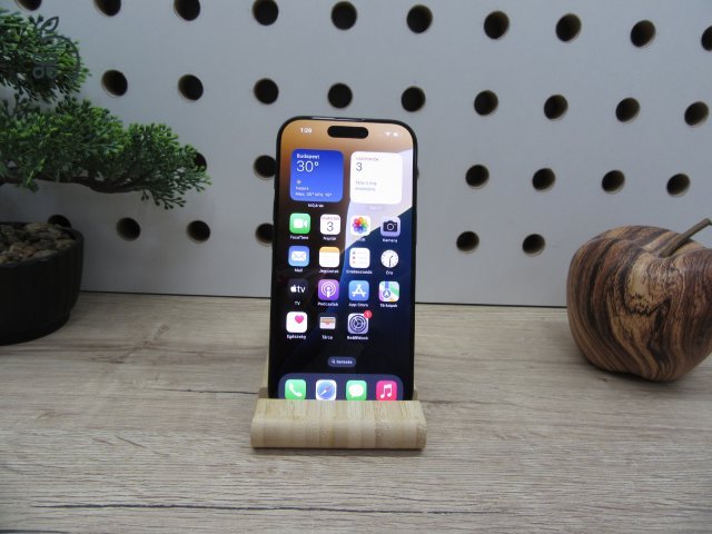 Apple iPhone 16 Pro - Black - Használt, karcmentes - Apple garancia 2026. 03. 17-ig
