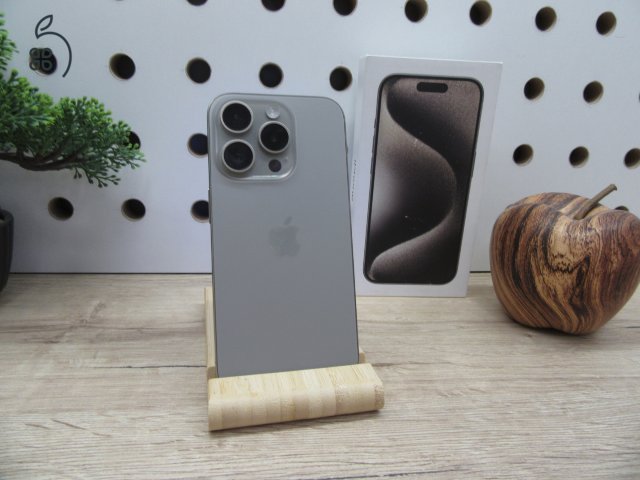 Apple iPhone 15 Pro - Natural Titanium - Használt, karcmentes