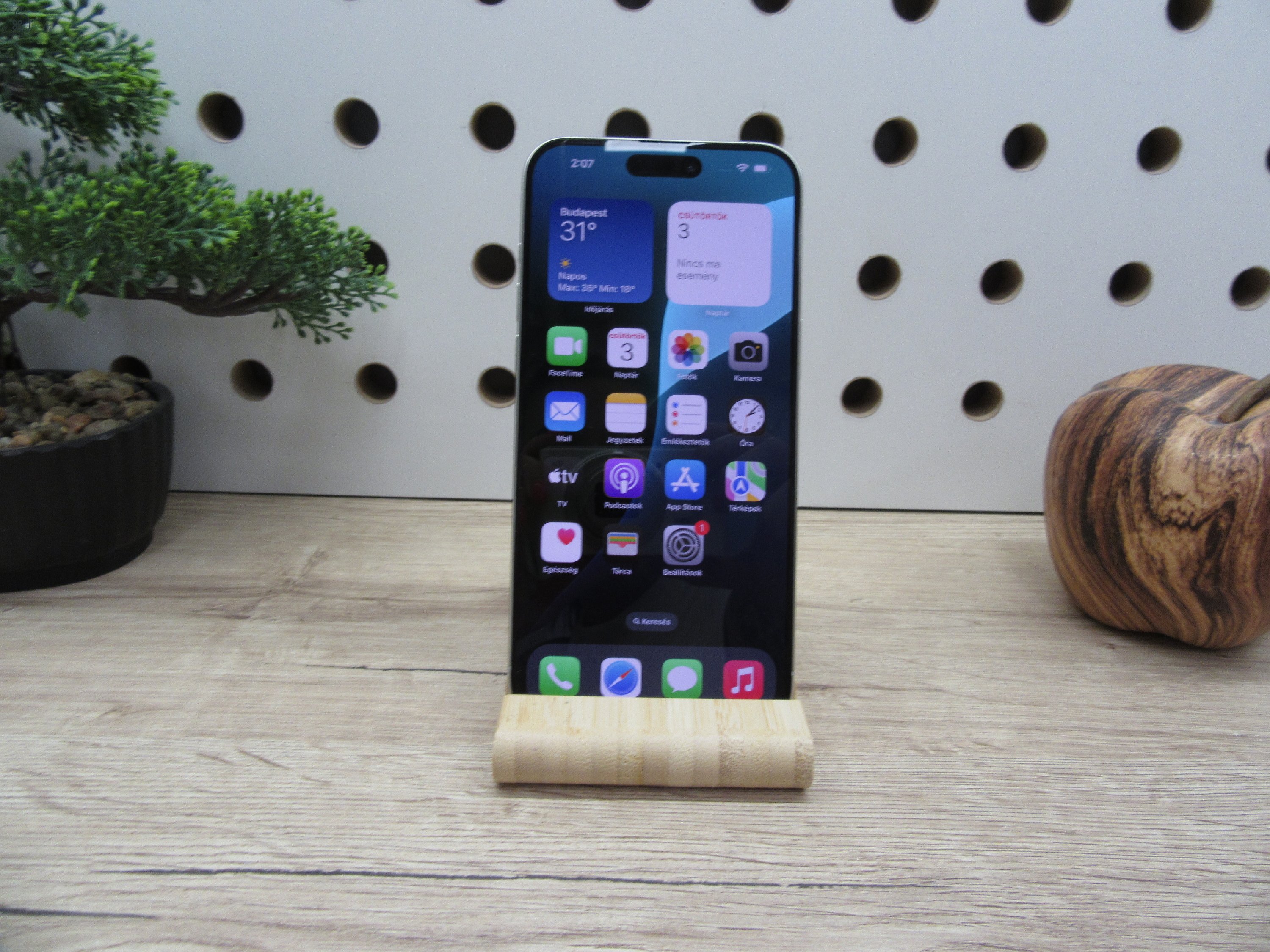 Apple iPhone 15 Pro Max - White - Használt, karcmentes - 256 Gb