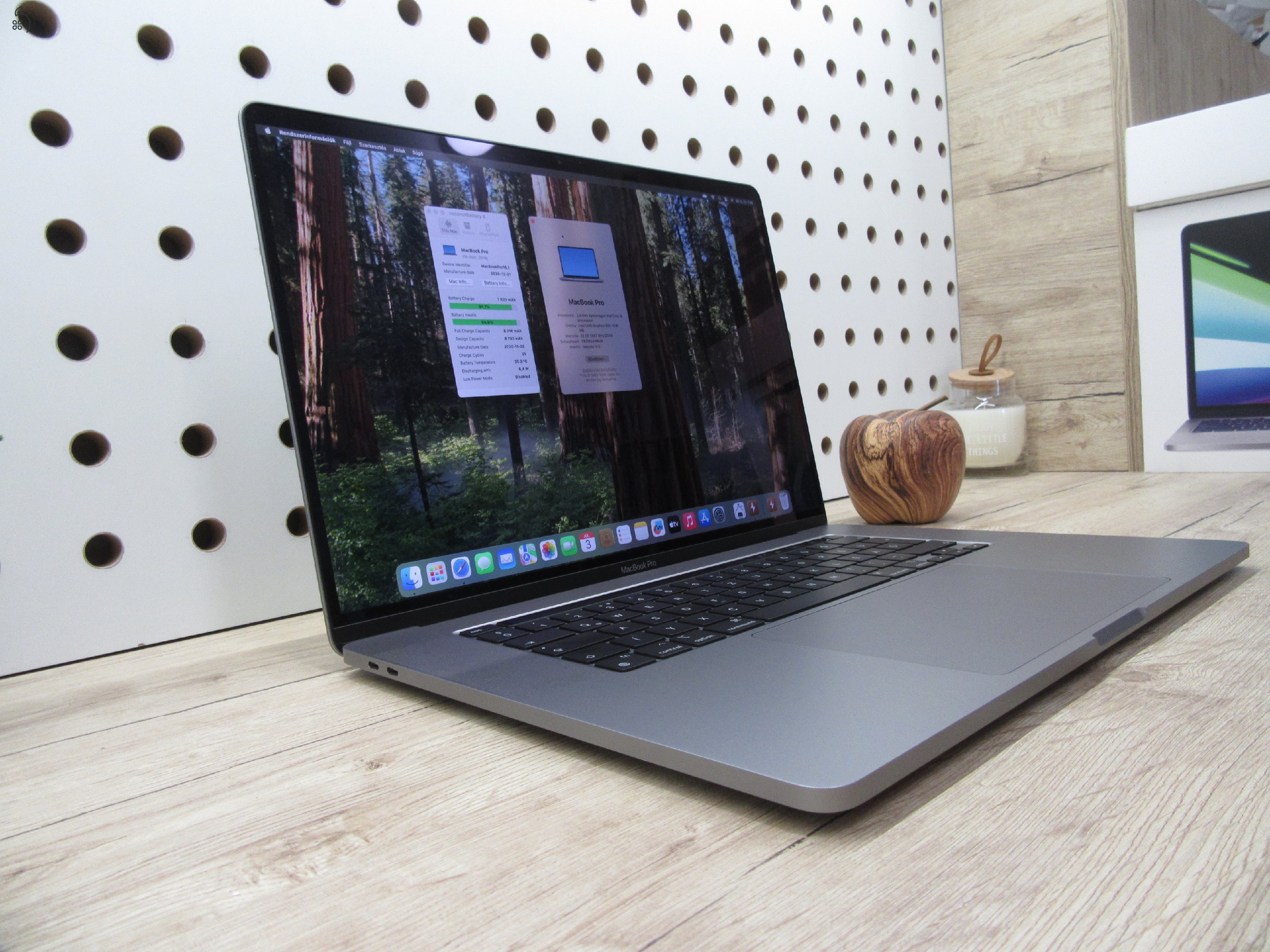 Apple Retina Macbook Pro 16 Touchbar - 2019 - 2020-as gyártás - Használt, újszerű - 500 Gb SSD - 51 ciklus az akkuban