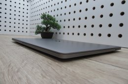Apple Retina Macbook Pro 16 Touchbar - 2019 - 2020-as gyártás - Használt, újszerű - 500 Gb SSD - 51 ciklus az akkuban