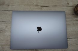 Apple Retina Macbook Pro 16 Touchbar - 2019 - 2020-as gyártás - Használt, újszerű - 500 Gb SSD - 51 ciklus az akkuban