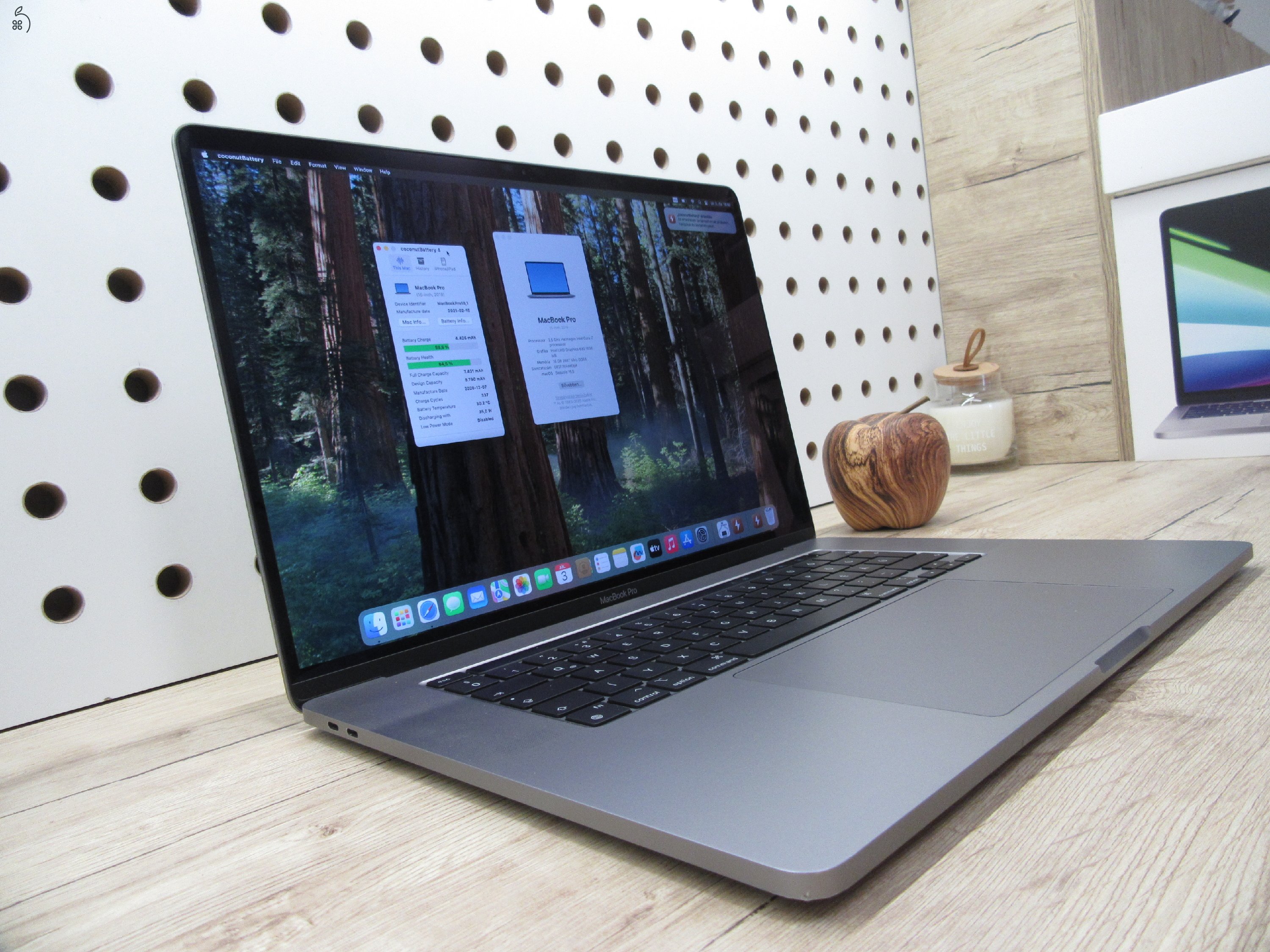 Apple Retina Macbook Pro 16 Touchbar - 2019 - 2020-as gyártás - Használt, újszerű 500 Gb SSD