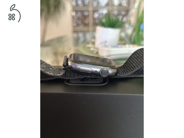  Apple watch series 4 44mm nike+