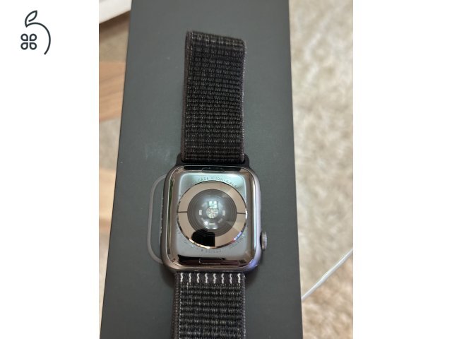  Apple watch series 4 44mm nike+