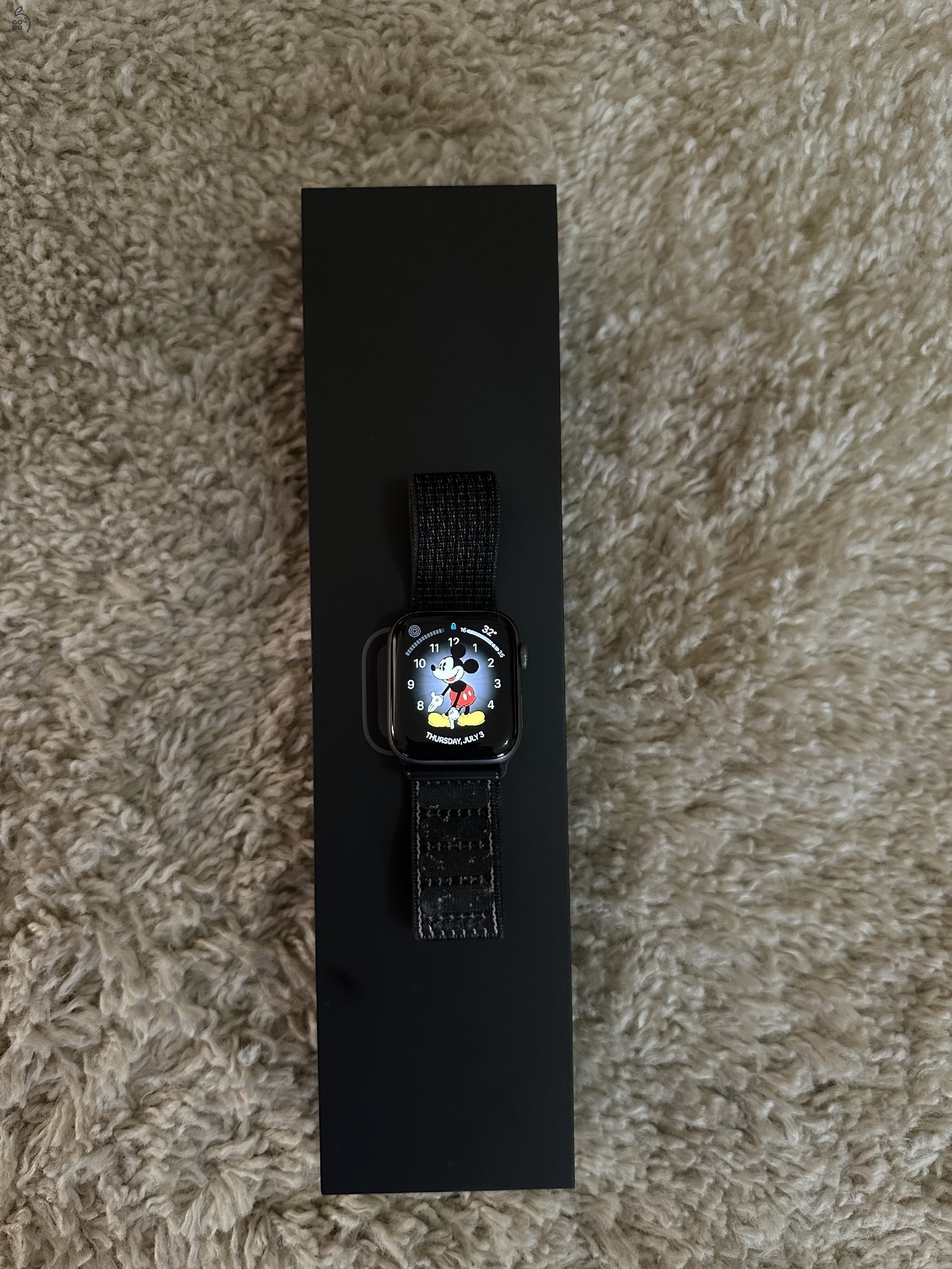  Apple watch series 4 44mm nike+