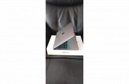 13 hüvelykes MacBook Air Apple M1 chippel (2020)