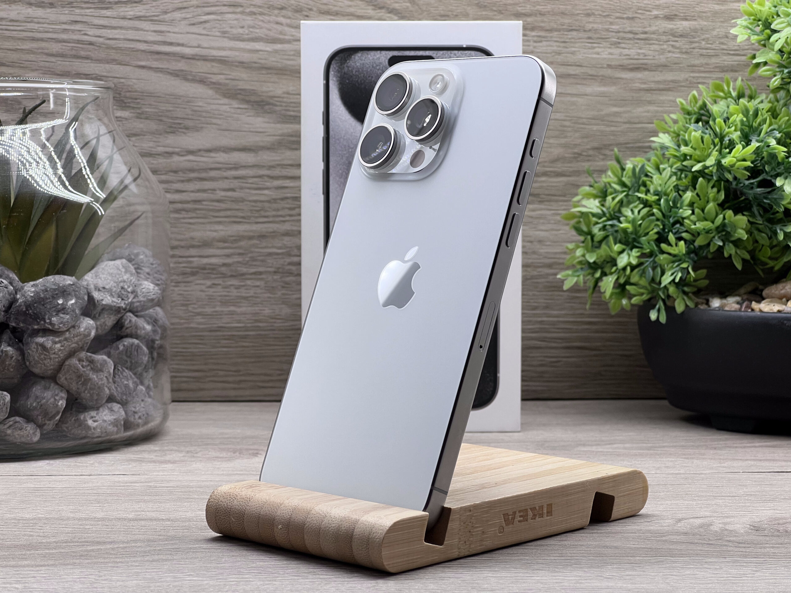 Hibátlan iPhone 15 Pro Max White Titanium 256GB 2 ÉV Garanciával Számlával Aksi 92%