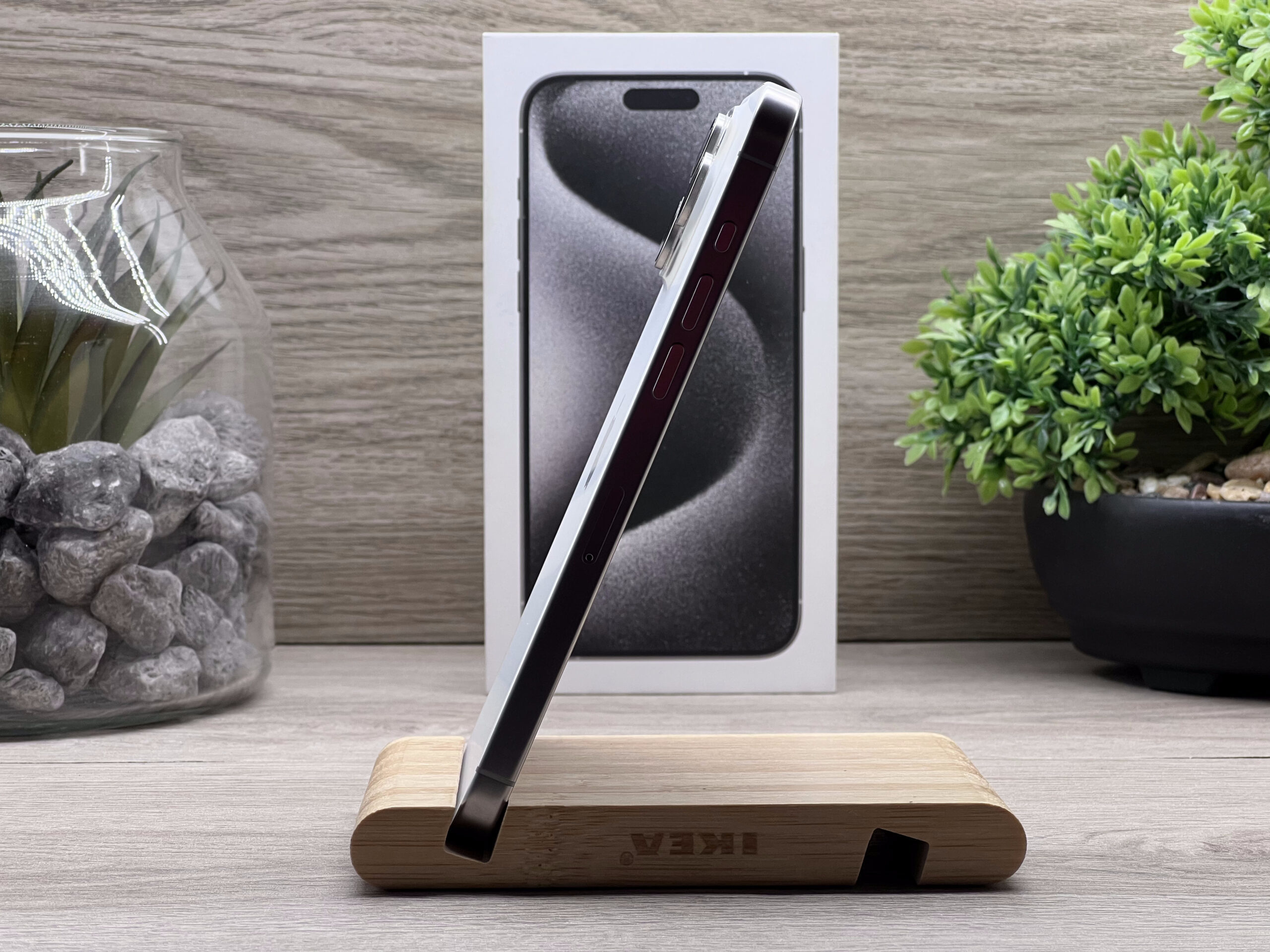 Hibátlan iPhone 15 Pro Max White Titanium 256GB 2 ÉV Garanciával Számlával Aksi 92%