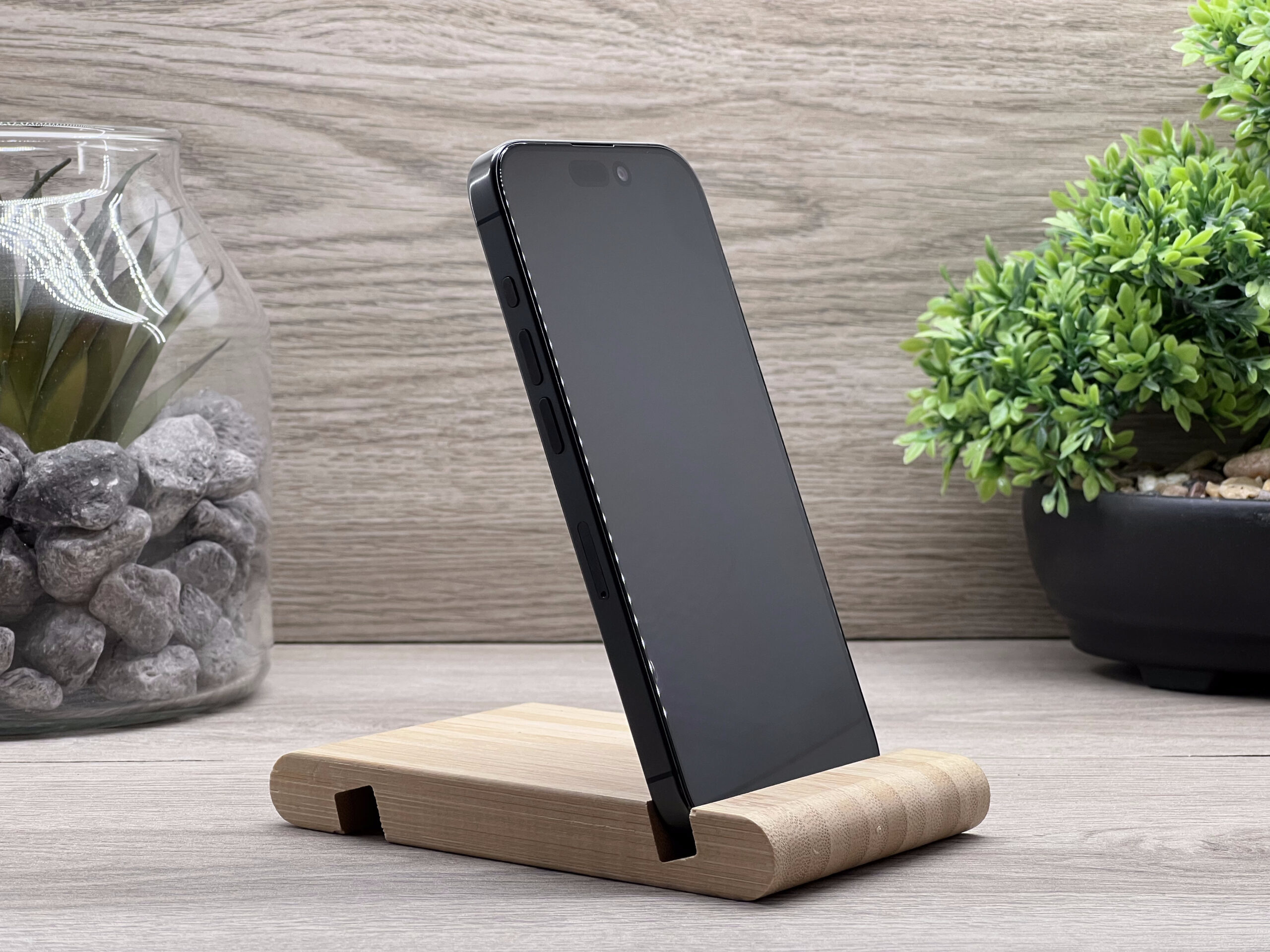 Hibátlan iPhone 15 Pro Black Titanium 128GB 2 ÉV Garanciával Számlával Aksi 90%