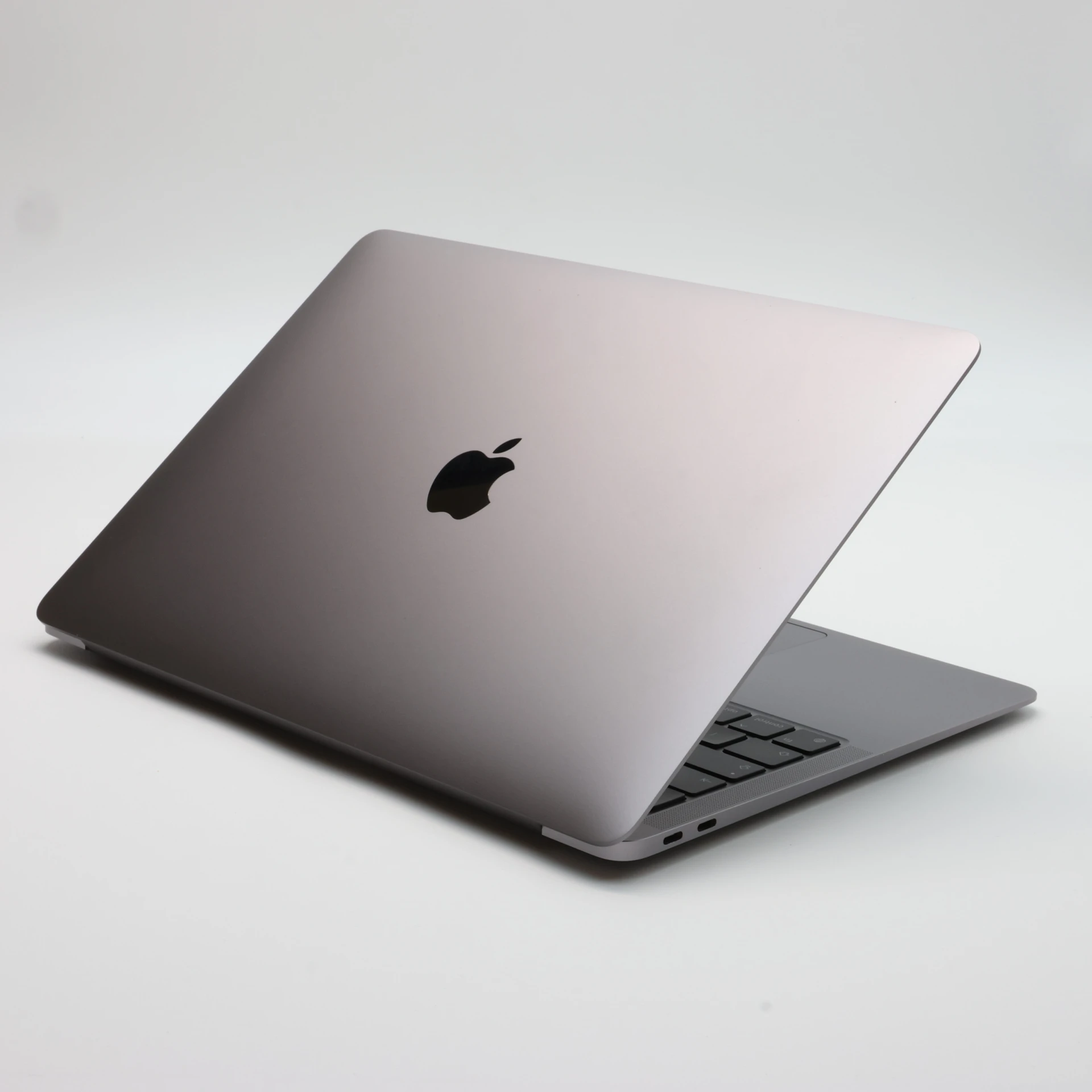 !! 1 ÉV GARANCIA !! Apple MacBook Air 13″ 2020 M1 256GB SSD 8GB RAM Space Gray 96% Akksi – Magyar Bill.