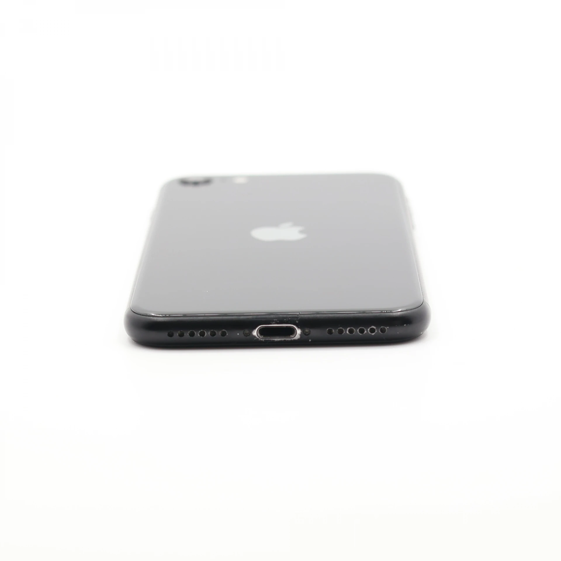 + Ajándékkal és 1 év garanciával! Felújított iPhone SE (2020) 128 GB Black